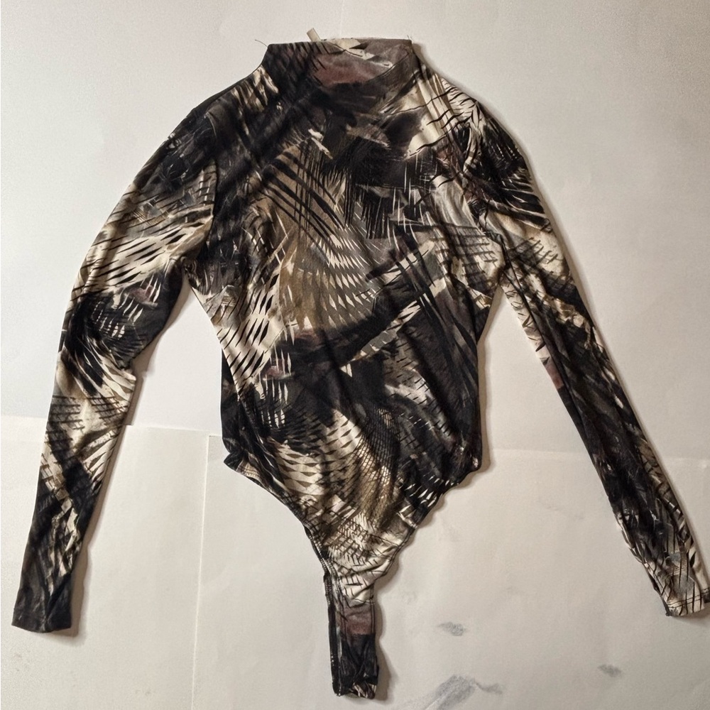 Chic Patterned Long Sleeve Bodysuit